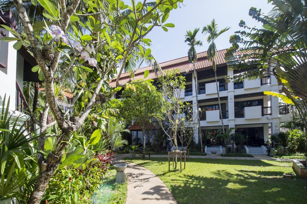 Akyra Beach Resort Phuket Phang Nga Exterior foto